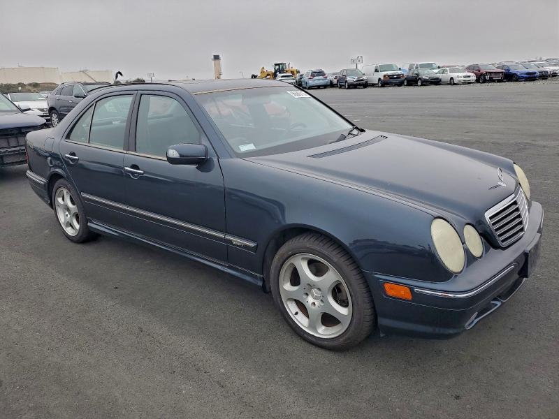 Photo 4 from auction – 2001 MERCEDES-BENZ E 320 with VIN WDBJF65JX1B375647