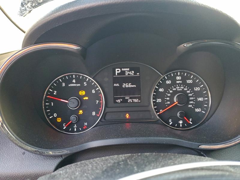 Photo 9 from auction – 2017 KIA FORTE LX with VIN 3KPFK4A72HE015738
