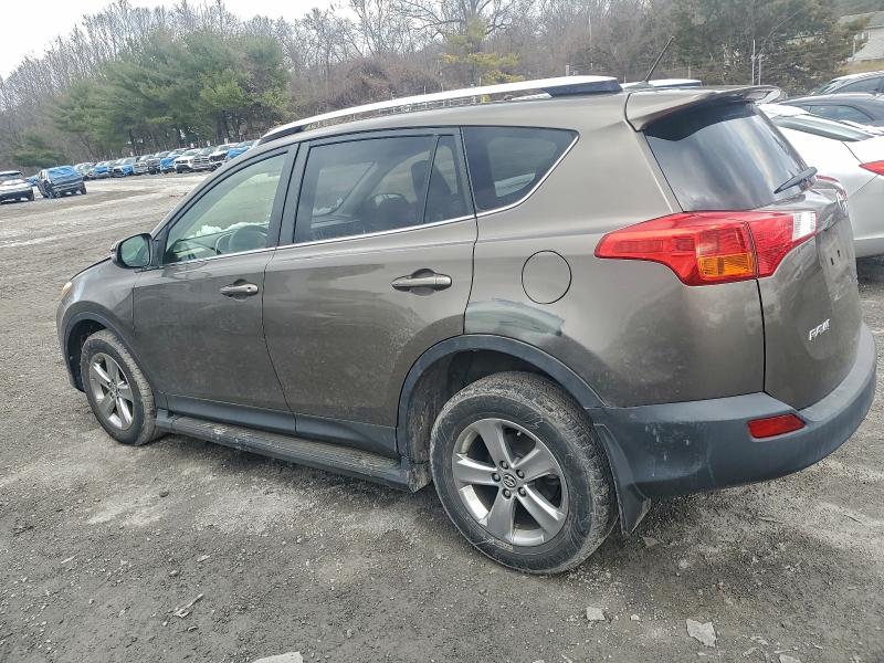 Photo 2 from auction – 2015 TOYOTA RAV4 XLE with VIN JTMRFREV4FD105379