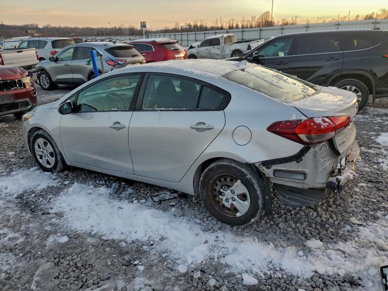 Photo 2 from auction – 2017 KIA FORTE LX with VIN 3KPFK4A70HE096478