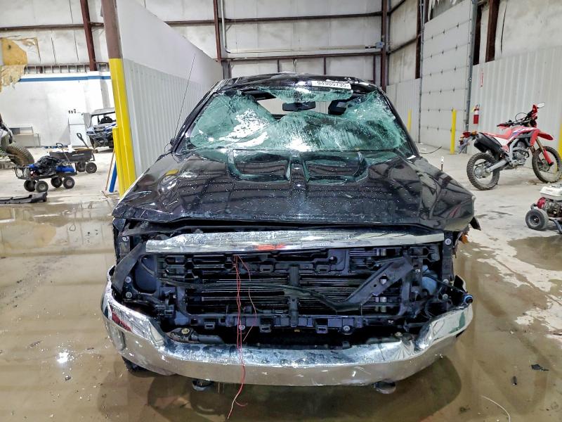 Photo 5 from auction – 2018 CHEVROLET SILVERADO with VIN 3GCUKREC8JG112688