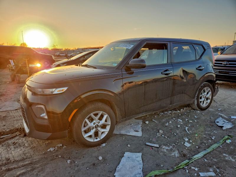 KIA SOUL LX 2020 with VIN KNDJ23AU3L7124051 - Photo from auction