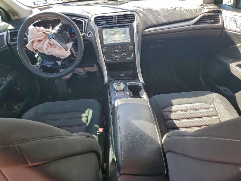 Photo 8 from auction – 2019 FORD FUSION with VIN 3FA6P0LU5KR105081