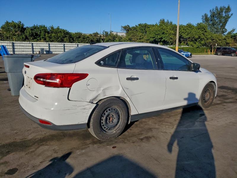 Photo 3 from auction – 2016 FORD FOCUS S with VIN 1FADP3E24GL367927