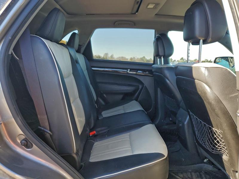 Photo 11 from auction – 2012 KIA SORENTO SX with VIN 5XYKWDA28CG229524