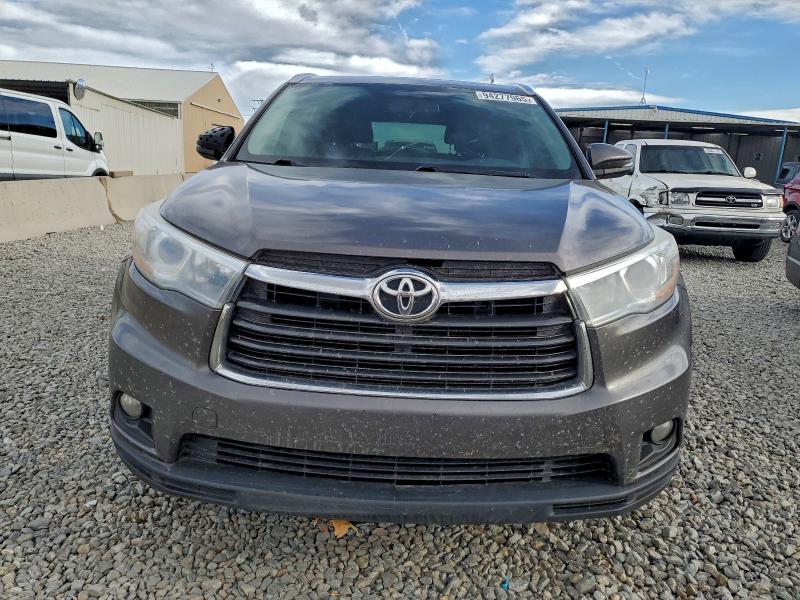 Photo 5 from auction – 2016 TOYOTA HIGHLANDER with VIN 5TDJKRFH4GS338850