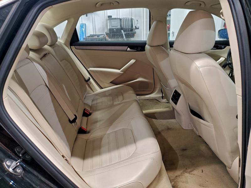 Photo 10 from auction – 2015 VOLKSWAGEN PASSAT SE with VIN 1VWBT7A36FC004365