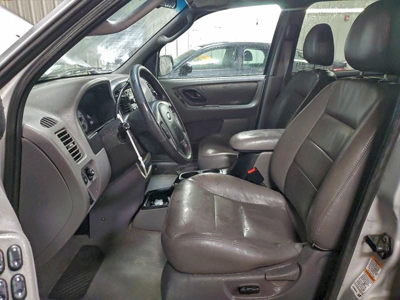 Photo 7 from auction – 2002 FORD ESCAPE XLT with VIN 1FMCU04102KA46709