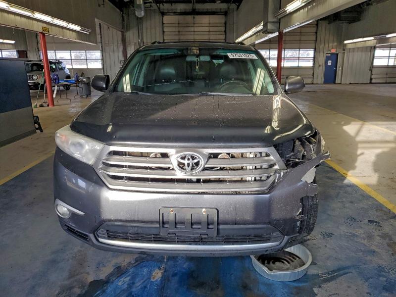 Photo 5 from auction – 2011 TOYOTA HIGHLANDER with VIN 5TDBK3EH8BS091442