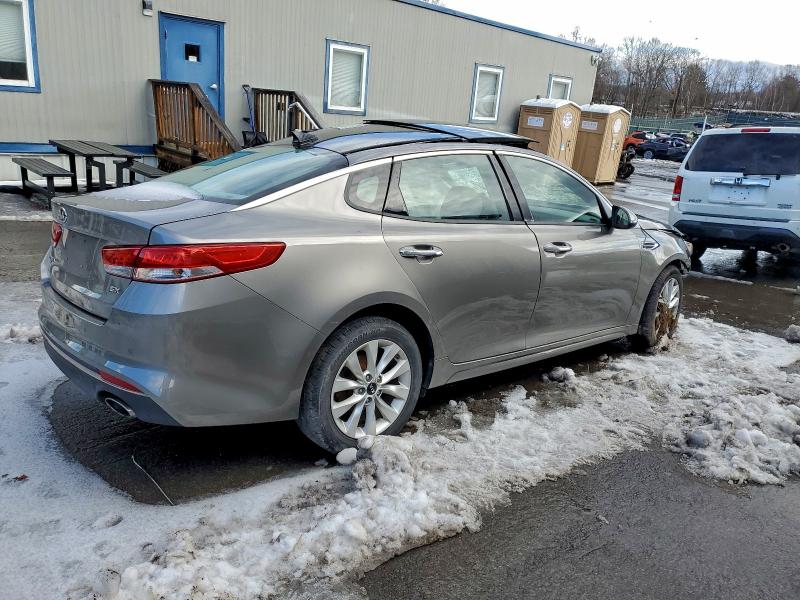 Photo 3 from auction – 2016 KIA OPTIMA EX with VIN 5XXGU4L32GG095041