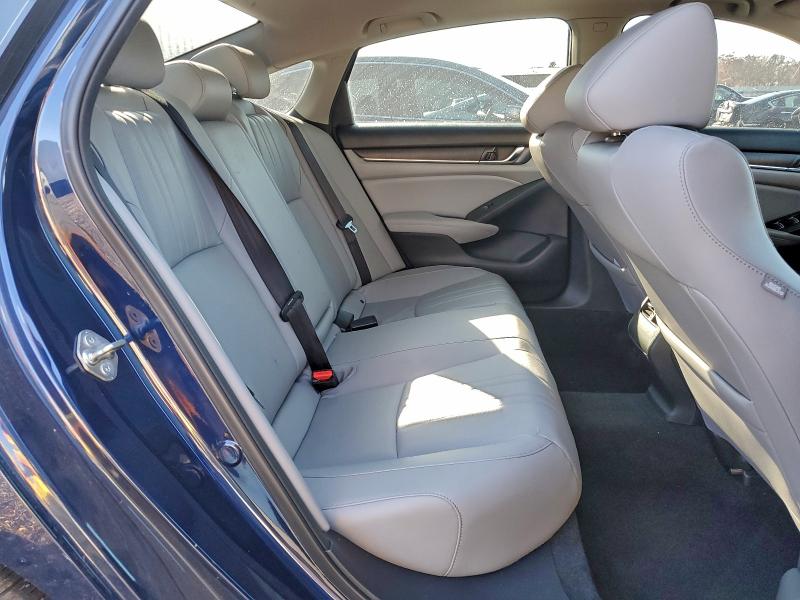 Photo 10 from auction – 2018 HONDA ACCORD with VIN 1HGCV2F53JA027400