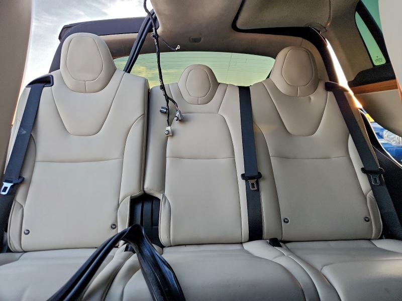 Photo 10 from auction – 2018 TESLA MODEL X with VIN 5YJXCDE23JF128582