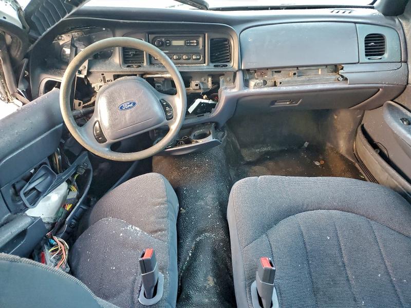 Photo 8 from auction – 2002 FORD CROWN VIC with VIN 2FAFP71W22X158822