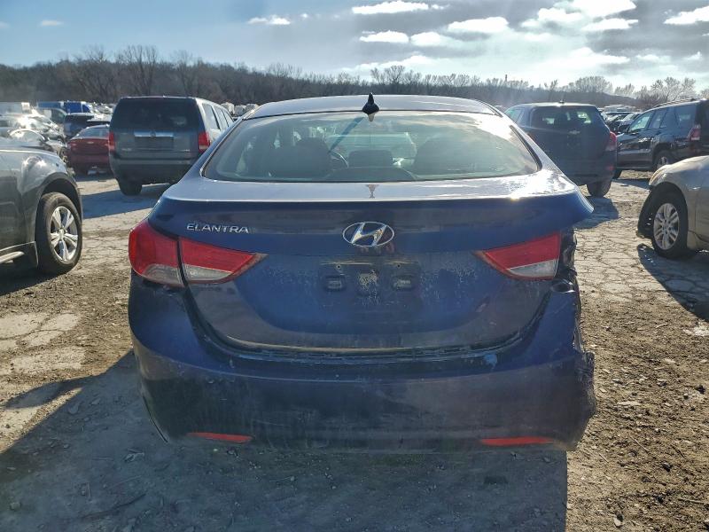 Photo 6 from auction – 2012 HYUNDAI ELANTRA GL with VIN 5NPDH4AE7CH108859