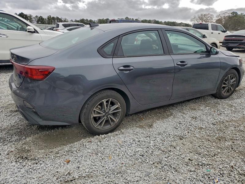 Photo 3 from auction – 2023 KIA FORTE LX with VIN 3KPF24AD2PE686153
