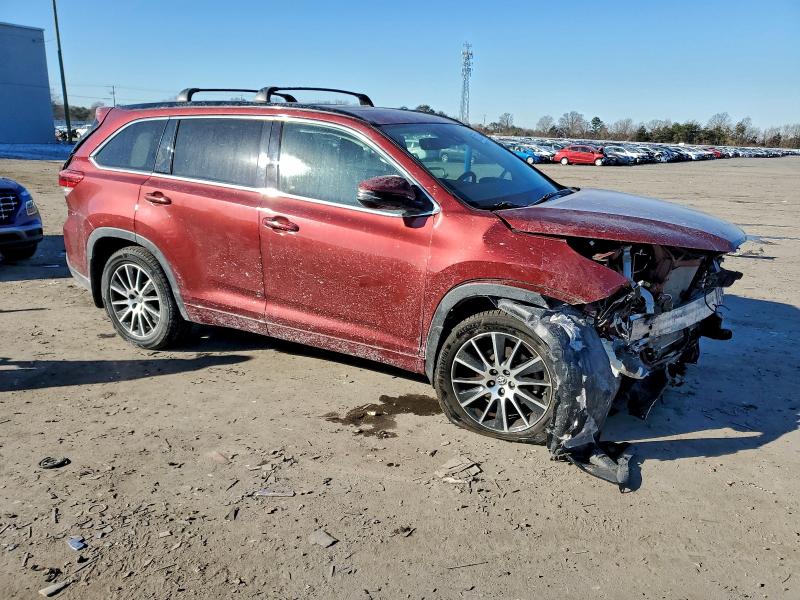 Photo 4 from auction – 2018 TOYOTA HIGHLANDER with VIN 5TDJZRFHXJS561803