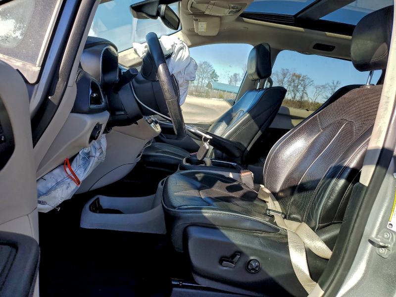 Photo 7 from auction – 2018 CHRYSLER PACIFICA L with VIN 2C4RC1GGXJR226173