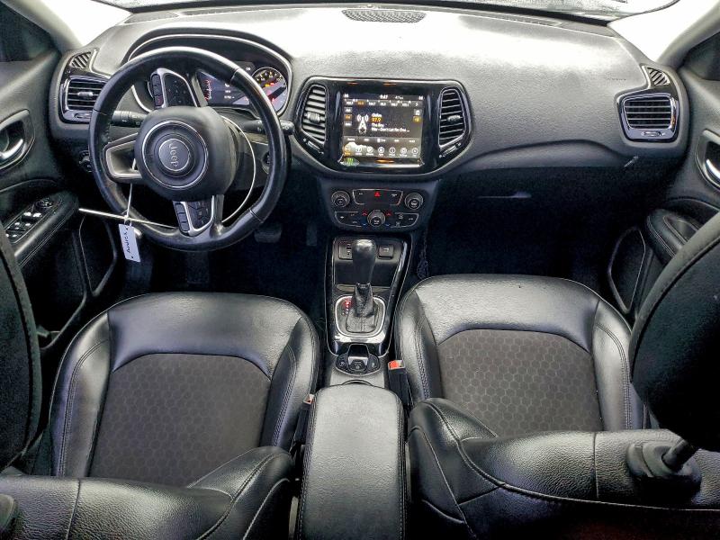 Photo 8 from auction – 2018 JEEP COMPASS with VIN 3C4NJCBB6JT327073