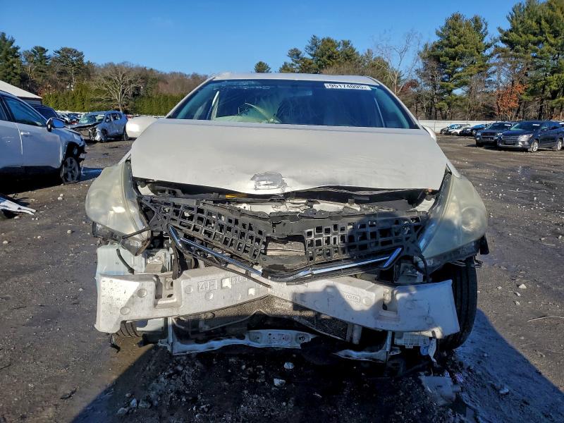 Photo 5 from auction – 2014 TOYOTA PRIUS V with VIN JTDZN3EU0E3316820