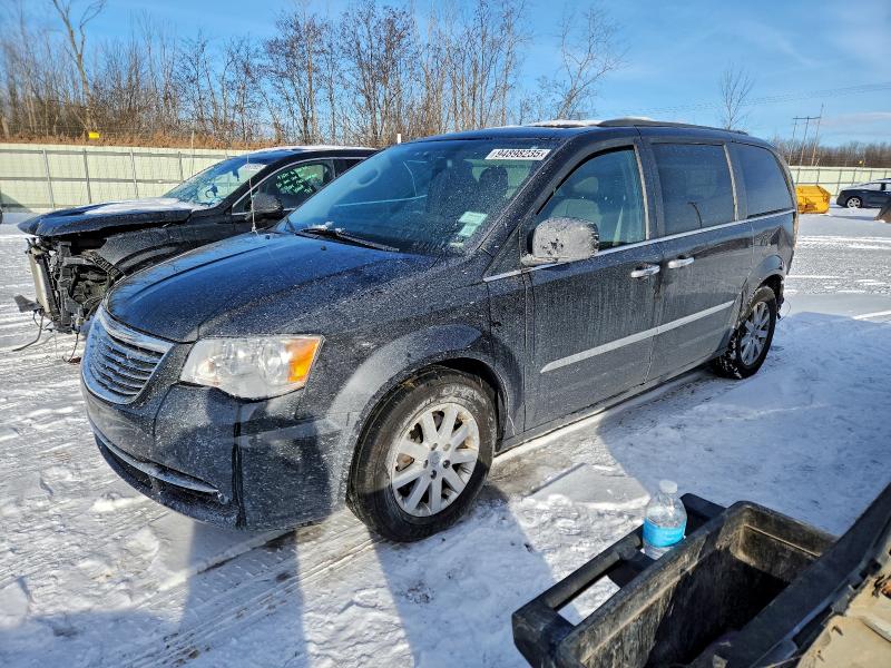 CHRYSLER TOWN & COU 2016 with VIN 2C4RC1BG6GR189011 - Photo from auction