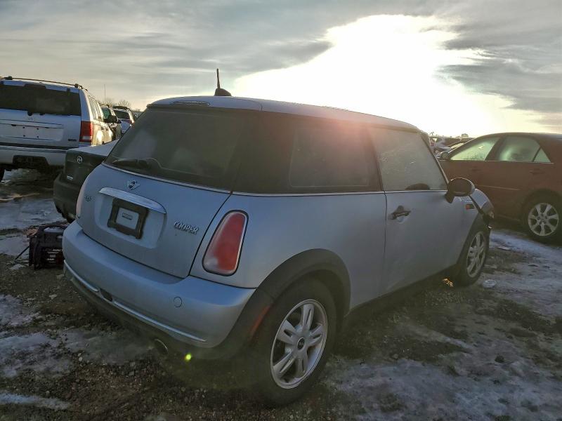 Photo 3 from auction – 2006 MINI COOPER with VIN WMWRC33586TK65597