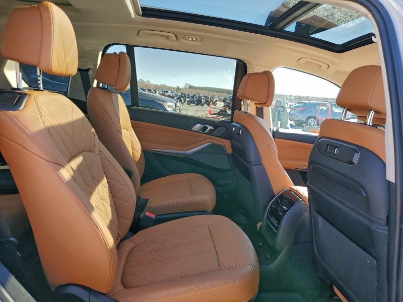 Photo 11 from auction – 2023 BMW X7 XDRIVE4 with VIN 5UX23EM03P9R02086