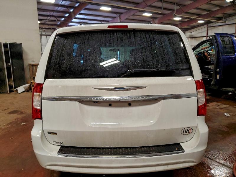 Photo 6 from auction – 2015 CHRYSLER TOWN & COU with VIN 2C4RC1JG7FR714870