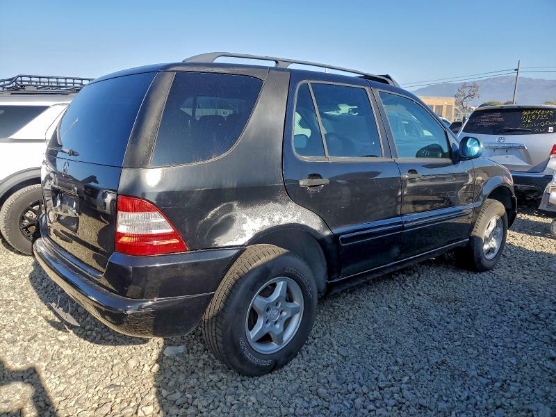 Photo 3 from auction – 2000 MERCEDES-BENZ ML 320 with VIN 4JGAB54E0YA213386