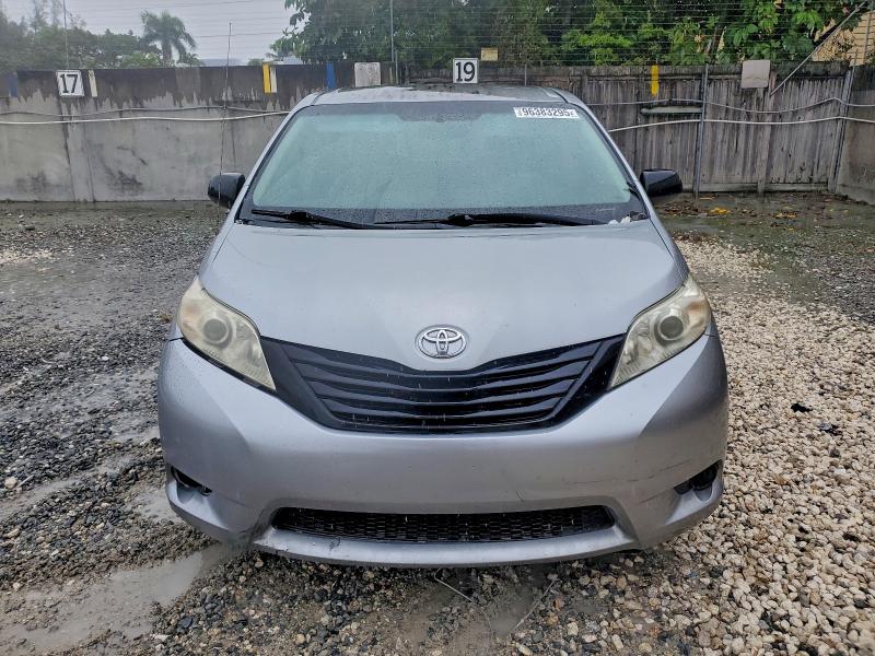 Photo 5 from auction – 2011 TOYOTA SIENNA with VIN 5TDZK3DC8BS127084