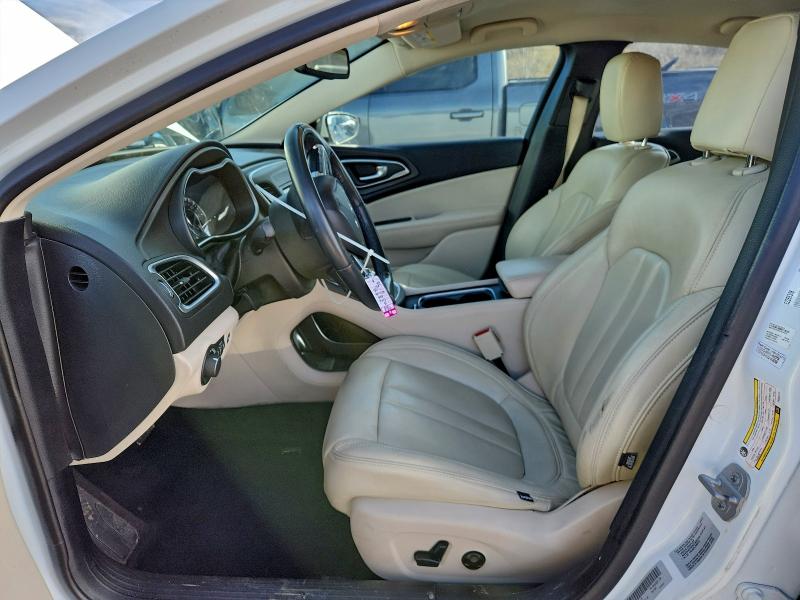 Photo 7 from auction – 2015 CHRYSLER 200 LIMITE with VIN 1C3CCCAB4FN532177