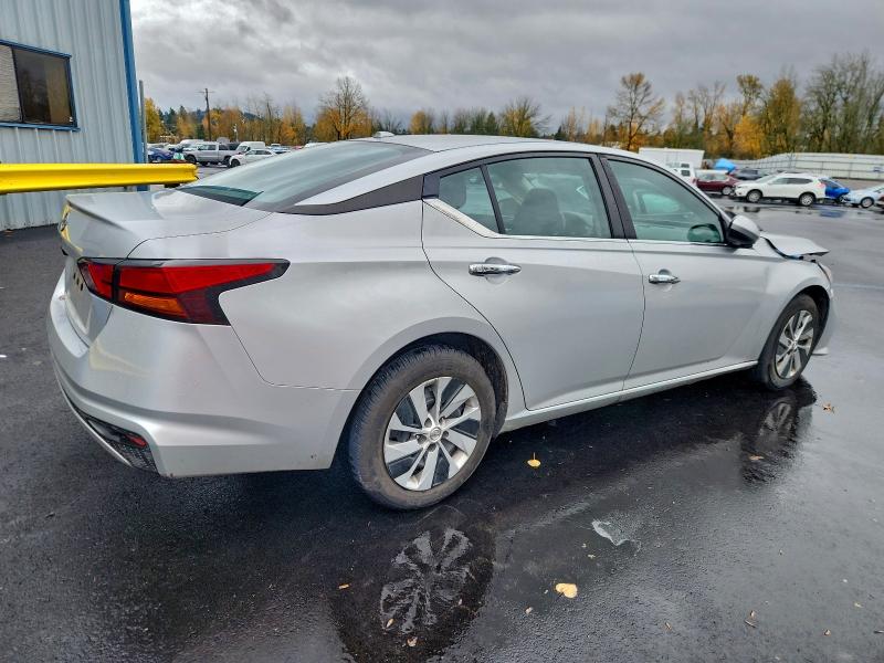 Photo 3 from auction – 2020 NISSAN ALTIMA with VIN 1N4BL4BV5LC225619