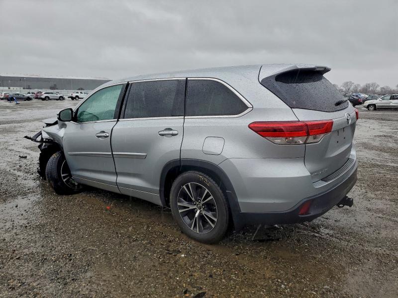 Photo 2 from auction – 2017 TOYOTA HIGHLANDER with VIN 5TDBZRFH5HS378971