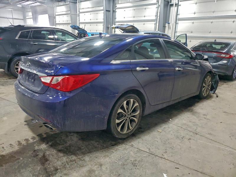 Photo 3 from auction – 2013 HYUNDAI SONATA SE with VIN 5NPEC4AB1DH689138