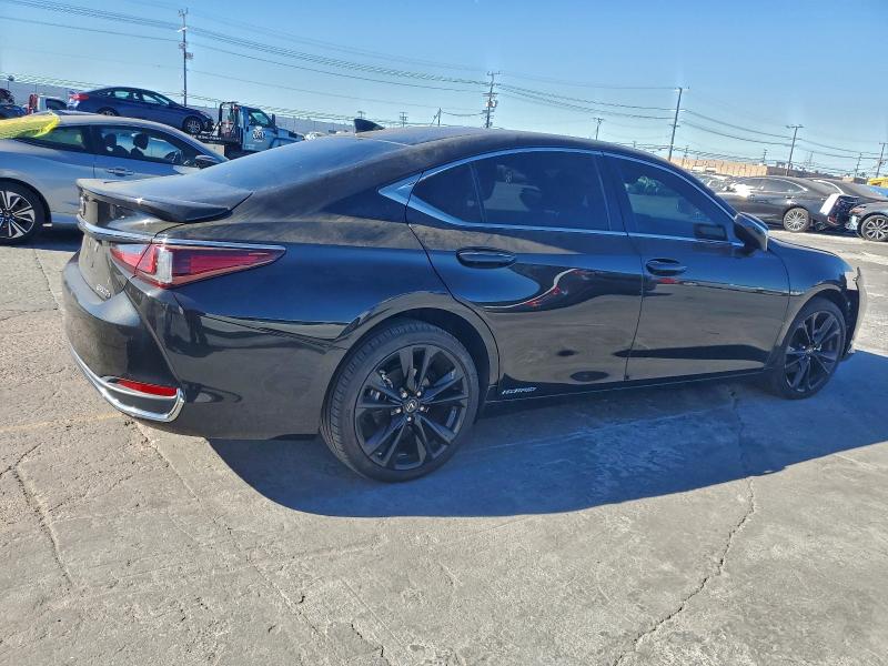 Photo 3 from auction – 2022 LEXUS ES 300H BA with VIN 58ACA1C13NU015228