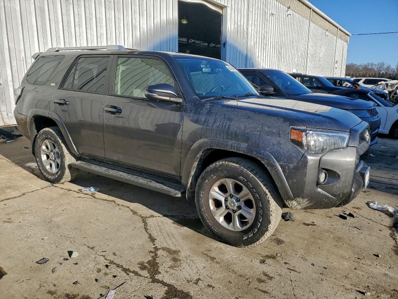 Photo 4 from auction – 2017 TOYOTA 4RUNNER SR with VIN JTEBU5JR3H5412964