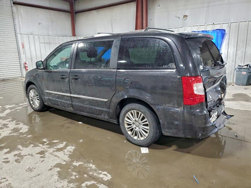 Photo 2 from auction – 2015 CHRYSLER TOWN & COU with VIN 2C4RC1CG6FR531828