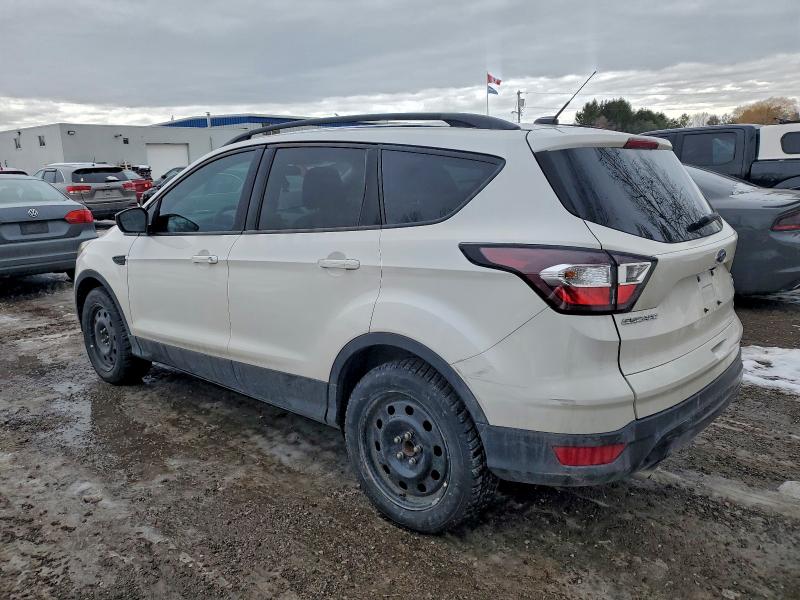 Photo 2 from auction – 2017 FORD ESCAPE SE with VIN 1FMCU0GD5HUB17163