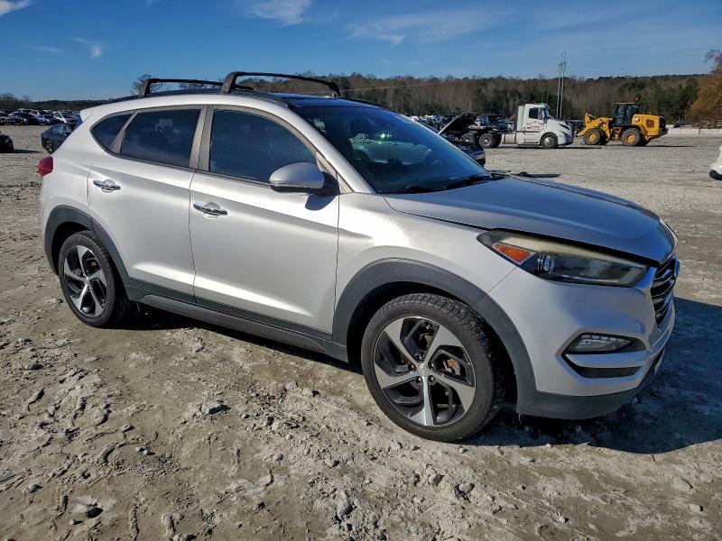 Photo 4 from auction – 2016 HYUNDAI TUCSON LIM with VIN KM8J3CA29GU156064