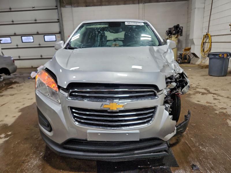 Photo 5 from auction – 2015 CHEVROLET TRAX LS with VIN KL7CJKSB1FB205048