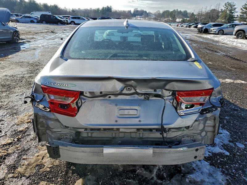 Photo 6 from auction – 2018 HONDA ACCORD with VIN 1HGCV1F18JA064868