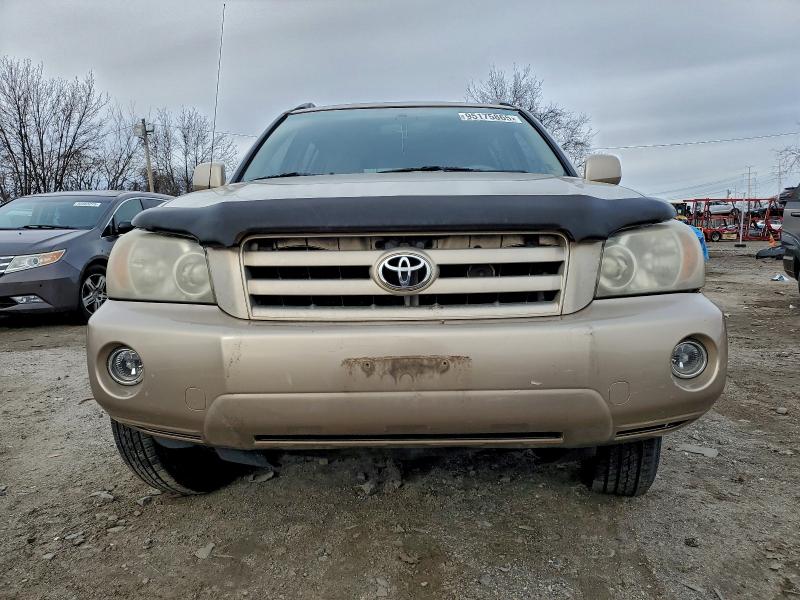 Photo 5 from auction – 2005 TOYOTA HIGHLANDER with VIN JTEDP21A650043552