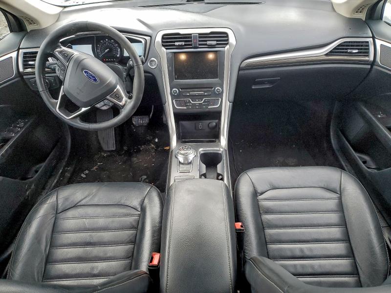 Photo 8 from auction – 2017 FORD FUSION with VIN 3FA6P0HD3HR321481