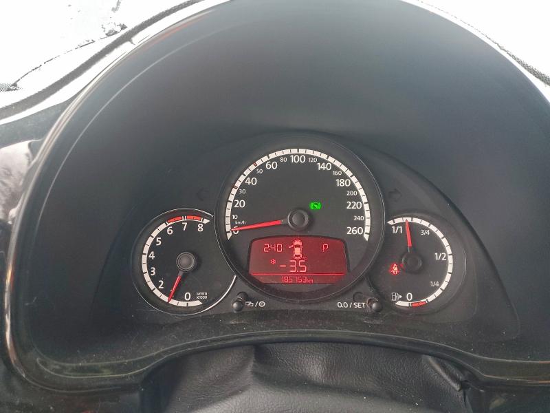 Photo 9 from auction – 2016 VOLKSWAGEN BEETLE SE with VIN 3VWJ07AT2GM630404