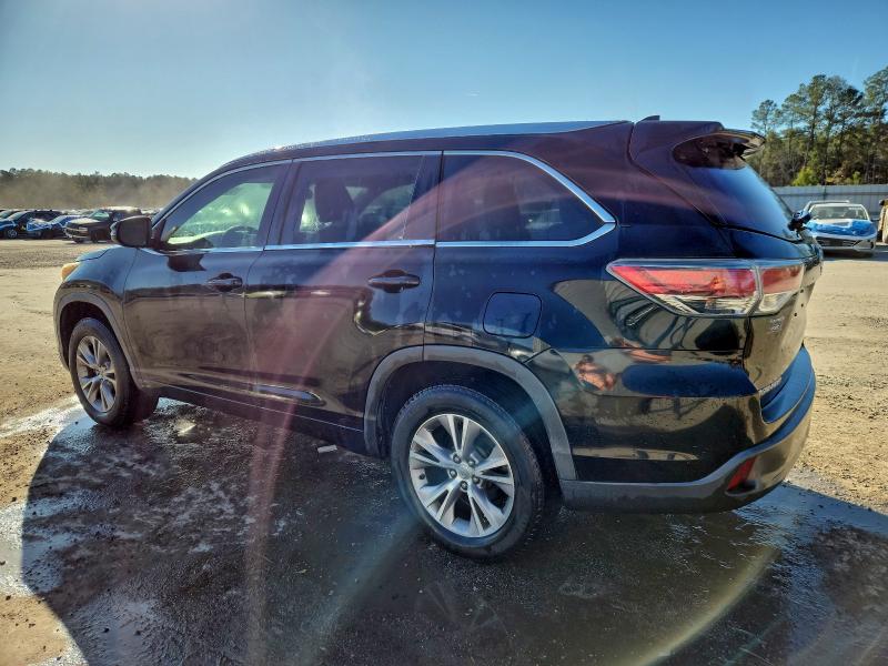 Photo 2 from auction – 2015 TOYOTA HIGHLANDER with VIN 5TDKKRFH3FS064429