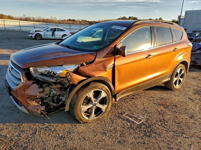 FORD ESCAPE 2017 z numerem VIN 1FMCU0G99HUA76435 - Zdjęcie z aukcji