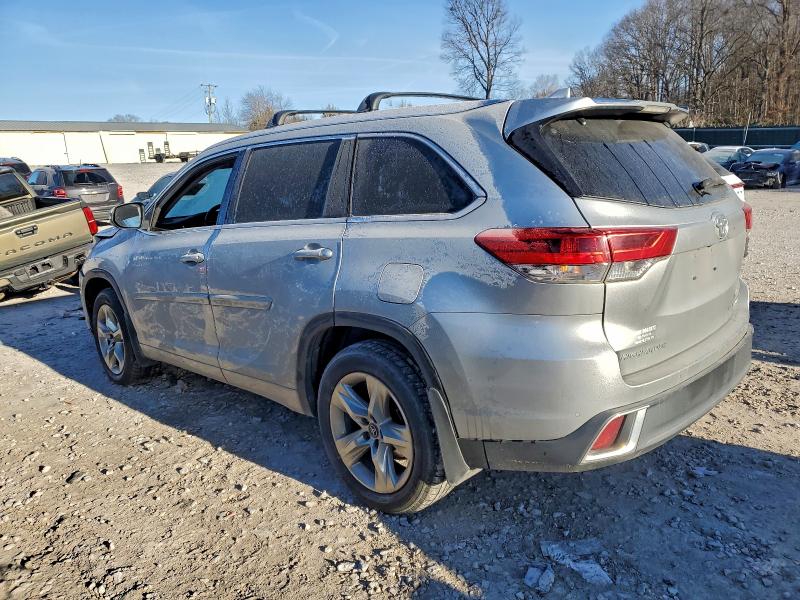 Photo 2 from auction – 2018 TOYOTA HIGHLANDER with VIN 5TDDZRFH5JS852724