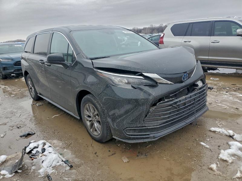 Photo 4 from auction – 2024 TOYOTA SIENNA LE with VIN 5TDKRKEC4RS181109