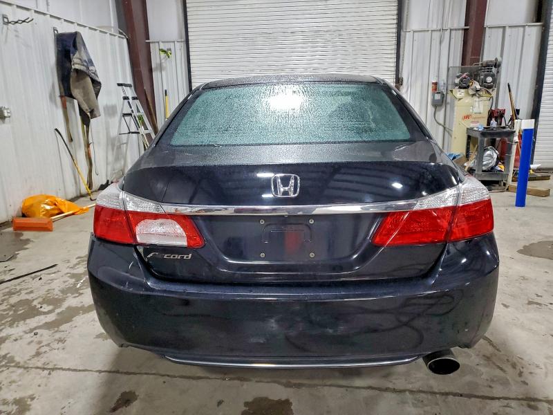 Photo 6 from auction – 2015 HONDA ACCORD with VIN 1HGCR2F37FA170280