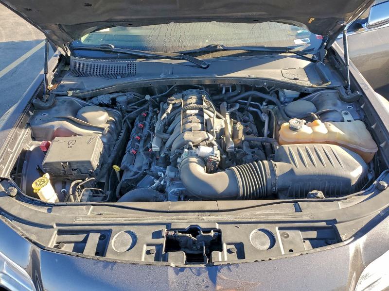 Photo 11 from auction – 2013 CHRYSLER 300C with VIN 2C3CCAKT5DH564721