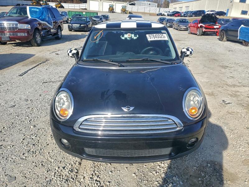 Photo 5 from auction – 2010 MINI COOPER with VIN WMWMF3C59ATZ23471